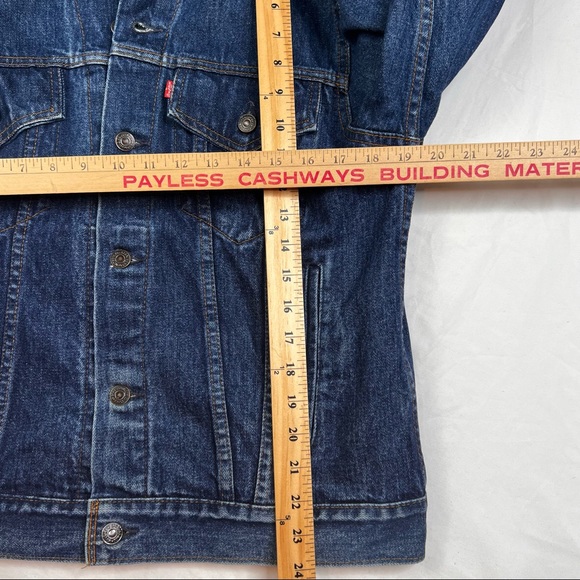 Levi Strauss & Co. Button up Denim Blue Jean Jacket Size 40 All Cotton L070622 - Picture 3 of 4